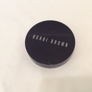 BOBBI BROWN Illuminating Bronzing Powder Aruba 4